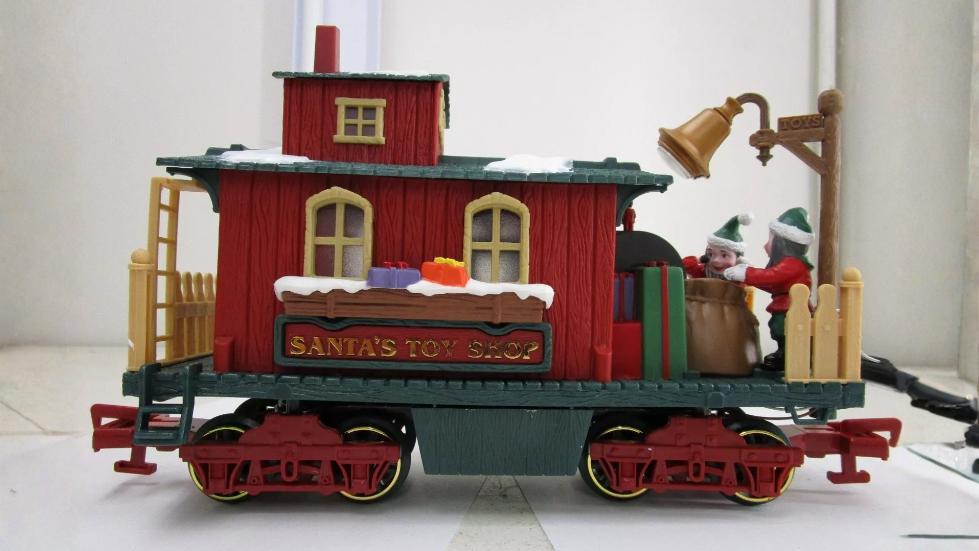 Why Does Your Model Train Keep Derailing? 5 Easy Fixes