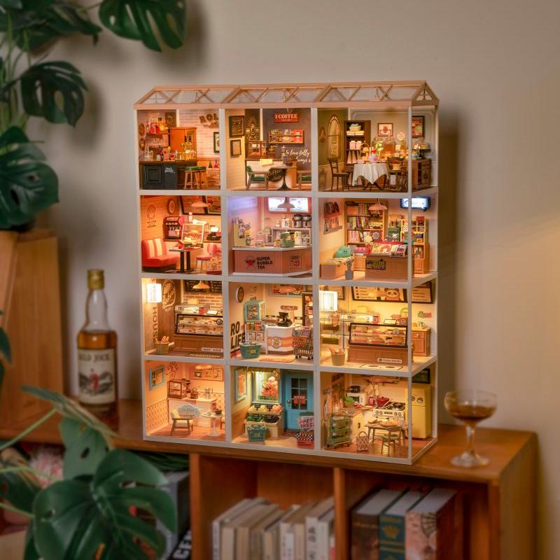 Leisurely Cheers Bar DIY Plastic Miniature House Robotime DW012