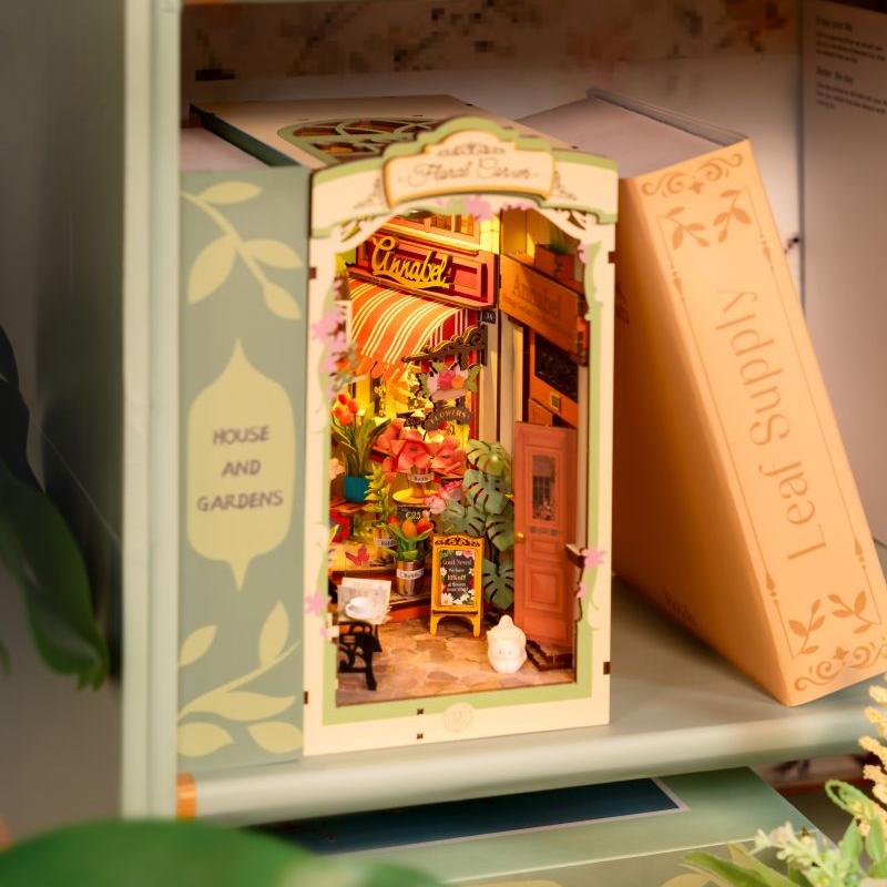 Floral Corner Book Nook - Stories in Books Robotime TGB09