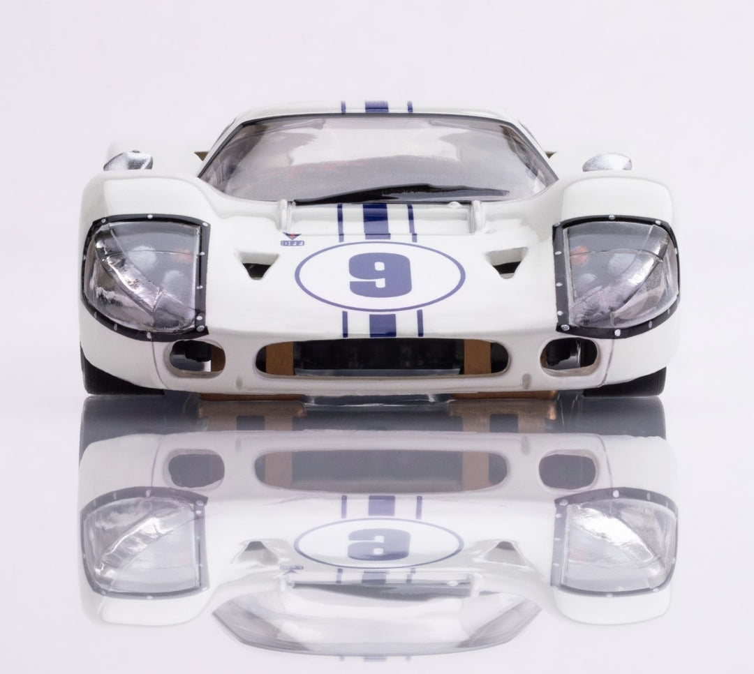 22078 GT40 Mark IV #9 White AFX
