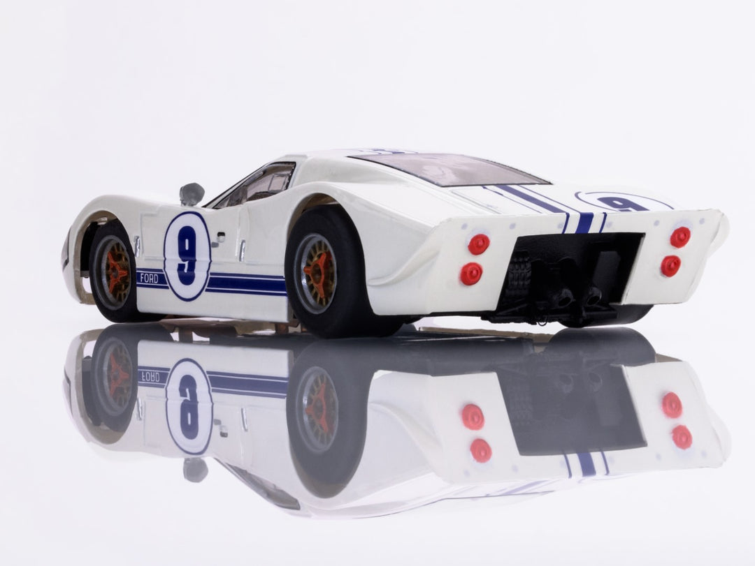 22078 GT40 Mark IV #9 White AFX