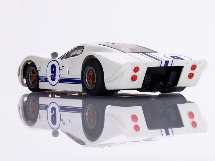 22078 GT40 Mark IV #9 White AFX