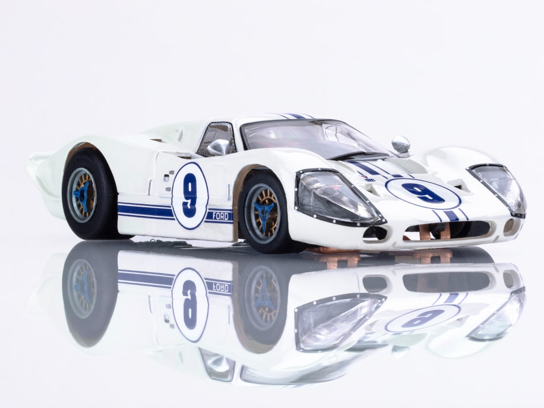 22078 GT40 Mark IV #9 White AFX