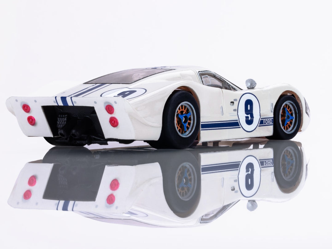 22078 GT40 Mark IV #9 White AFX
