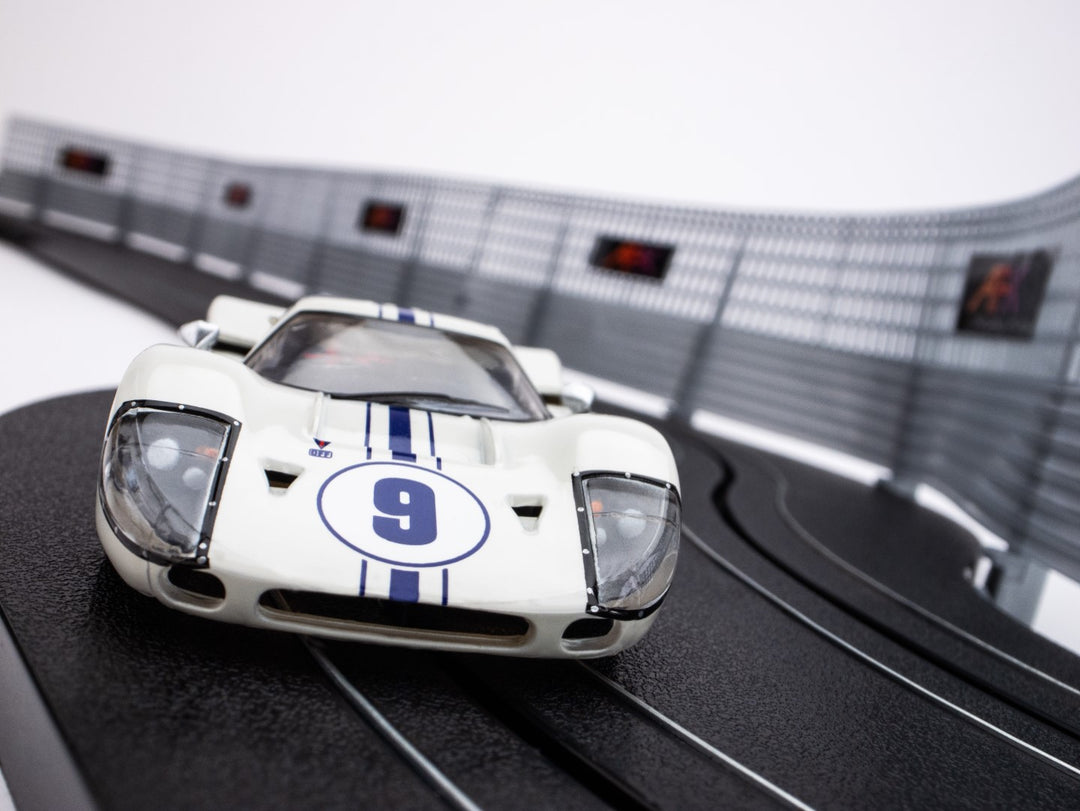 22078 GT40 Mark IV #9 White AFX