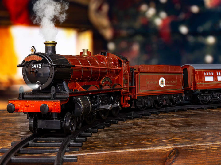 Hogwarts Express Ready-to-Play Train Set w/ Bluetooth Lionel #712124