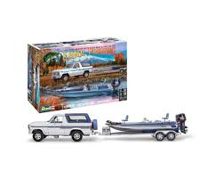 1/24 1980 Ford Bronco with Bass Boat Revell RMX17242