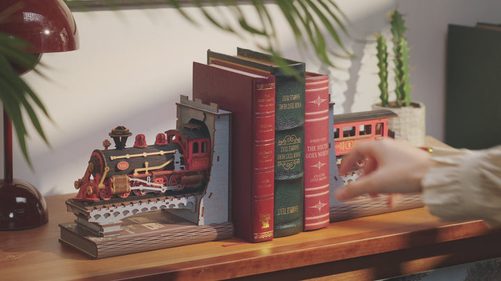 Century Train DIY Book Nook Robotime TGE01